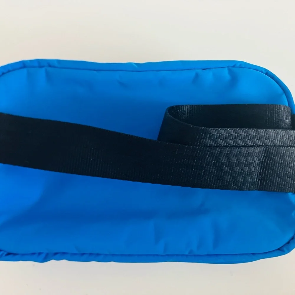 Athleta All About Crossbody Belt bag in Blue NWOT - Picture 3 of 8